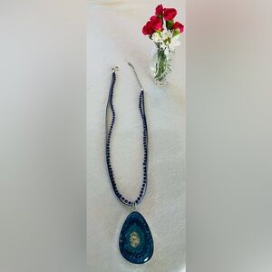 CHICOS attractive, gently-used pendant necklace/statement piece, wear it 3 ways.